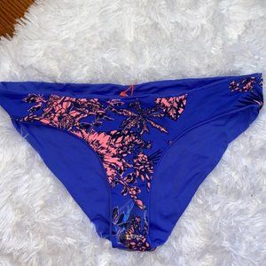 Maaji reversible bikini bottom size L NWOT